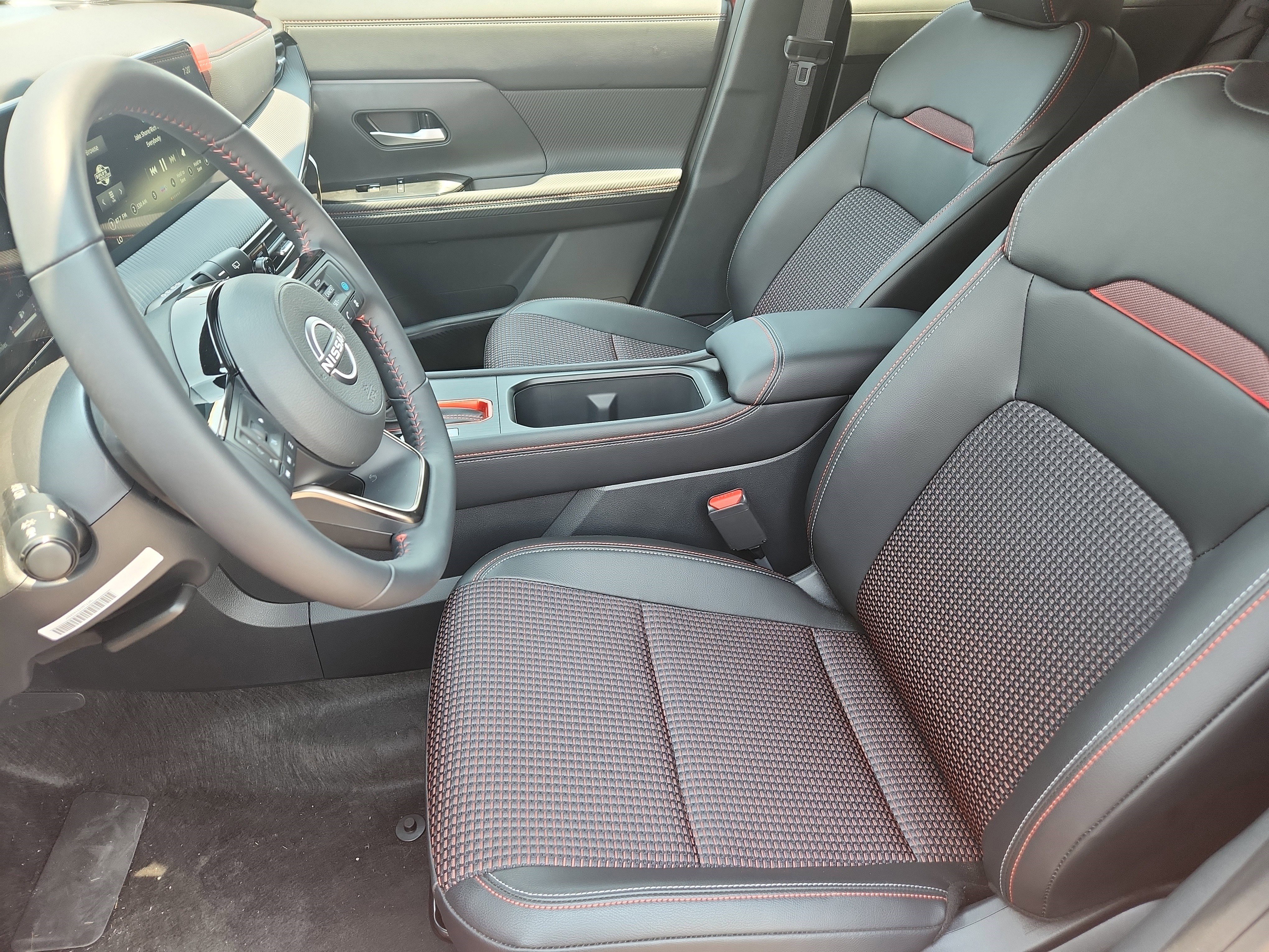 New 2025 Nissan Kicks SR w/ Interior Electronics Package image 6