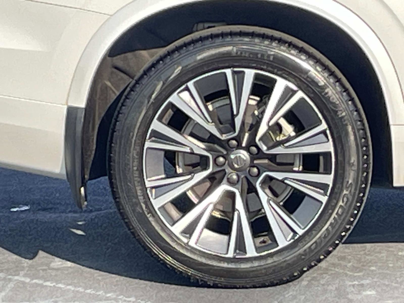 Used 2022 Volvo XC90 T5 Momentum w/ Protection Package Premier image 9