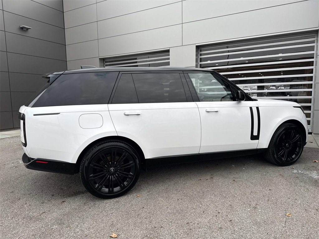 Used 2024 Land Rover Range Rover Long Wheelbase SE image 7
