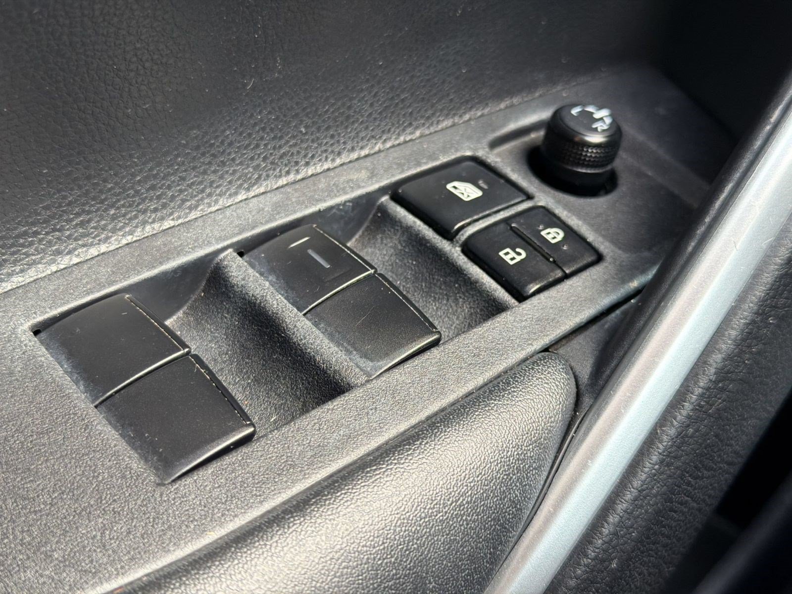 Used 2024 Toyota Corolla Cross AWD Hybrid image 30
