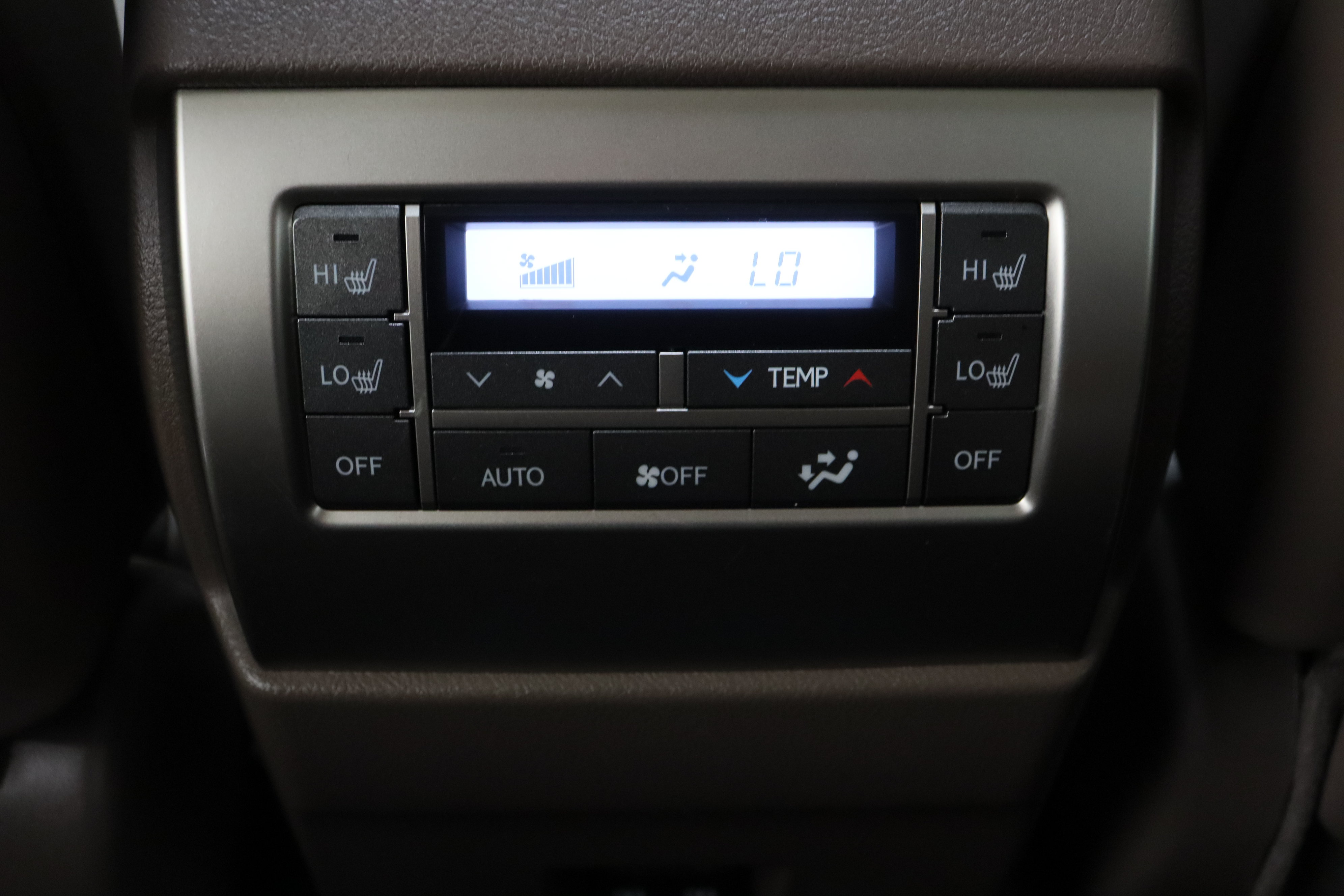 Used 2020 Lexus GX 460 Luxury w/ Accessory Package AWD/4WD image 33
