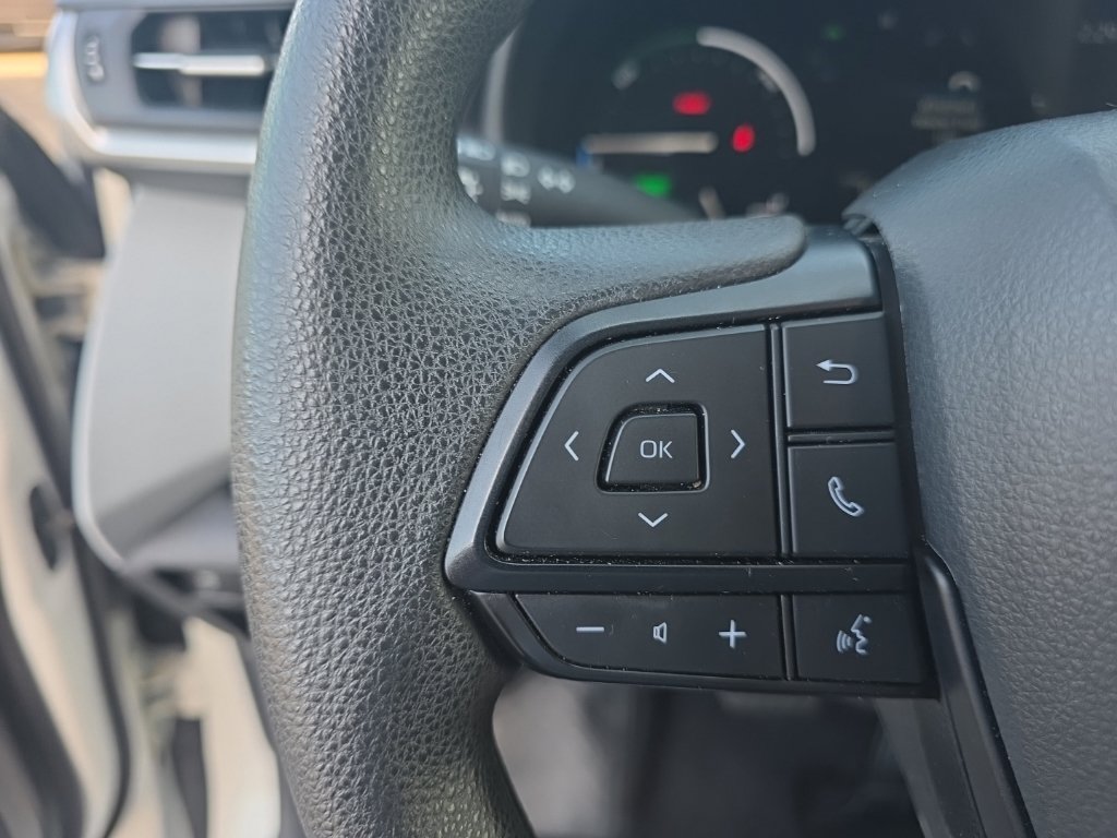 Certified 2025 Toyota Sienna LE FWD image 18