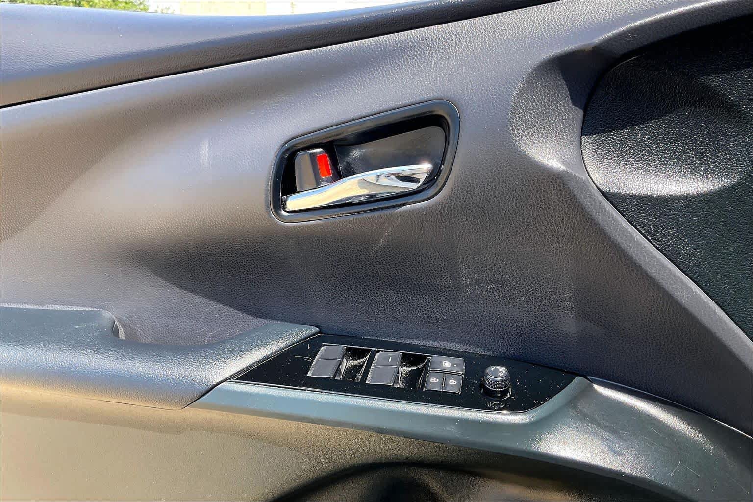 Used 2021 Toyota Prius Prime Limited FWD image 30