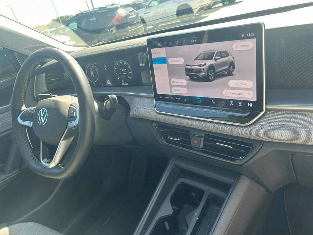 Used 2025 Volkswagen Tiguan S image 35