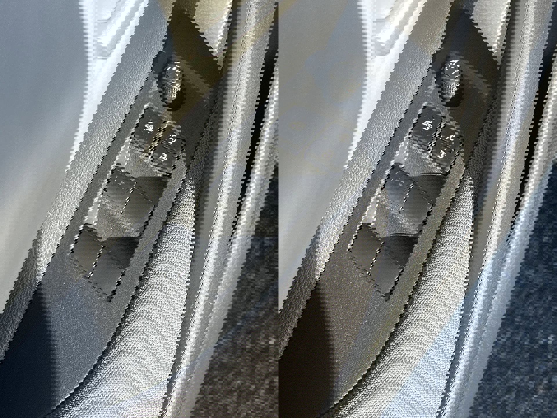 Used 2021 Toyota Corolla LE image 13