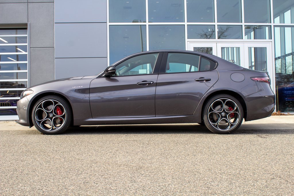 New 2025 Alfa Romeo Giulia AWD image 7