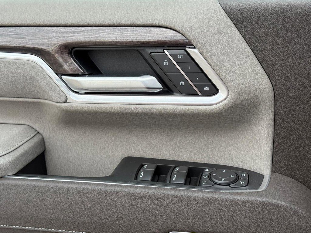 Used 2026 Chevrolet Silverado 2500 LTZ w/ LTZ Plus Package image 24