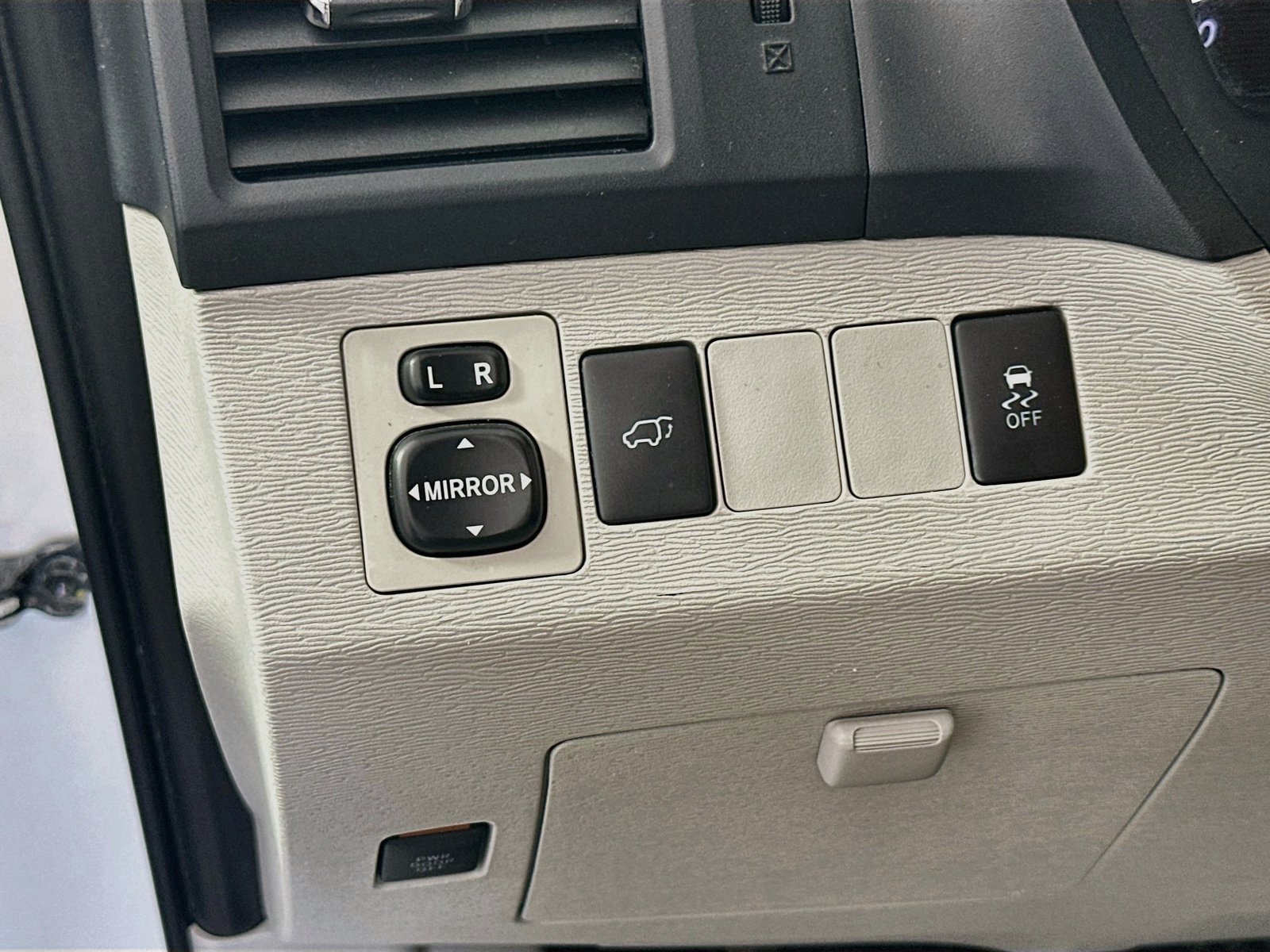 Used 2010 Toyota Venza AWD image 10
