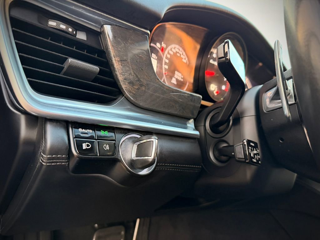 Used 2018 Porsche Panamera Turbo image 38