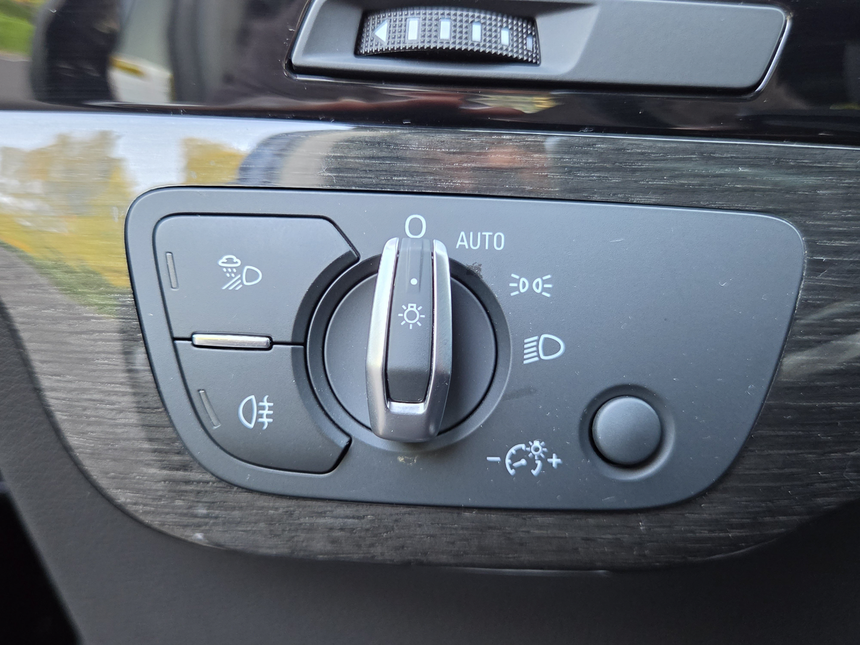 Used 2019 Audi Q7 3.0T Premium AWD/4WD image 33