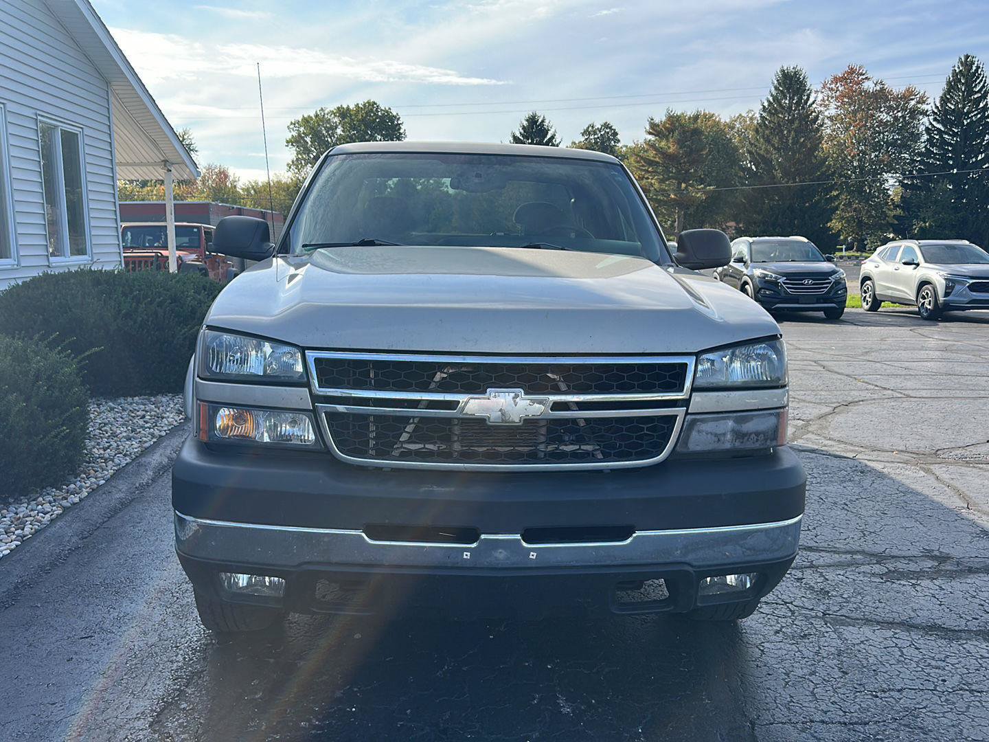Used 2006 Chevrolet Silverado 2500 LT AWD/4WD image 2