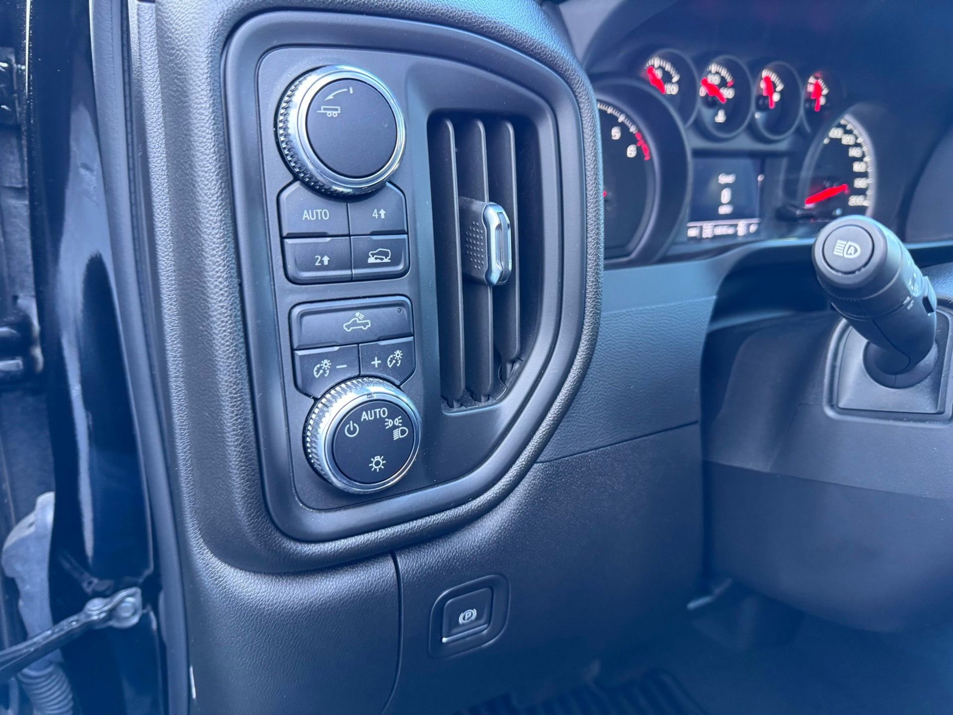 Used 2024 GMC Sierra 1500 Pro w/ Graphite Edition image 26