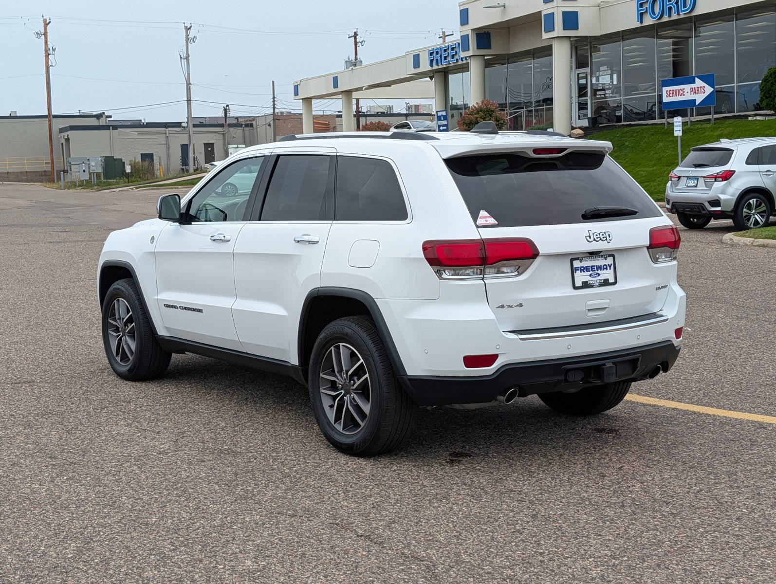 Used 2021 Jeep Grand Cherokee Limited w/ Luxury Group II AWD/4WD image 3