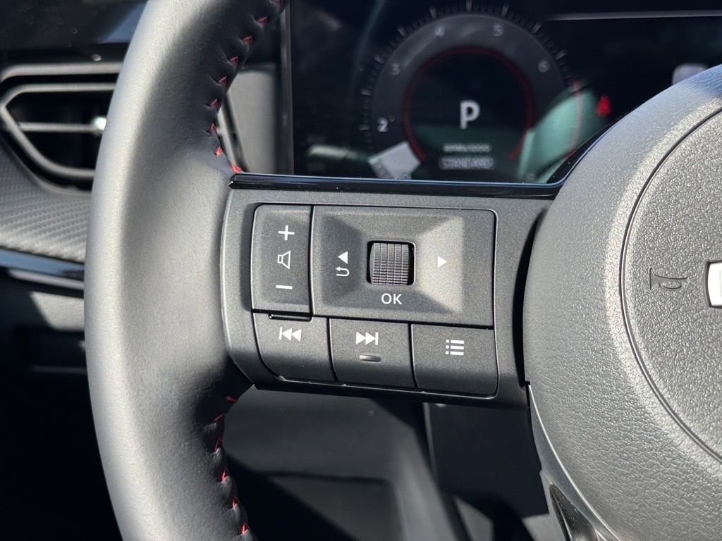 New 2025 Nissan Kicks SR image 16