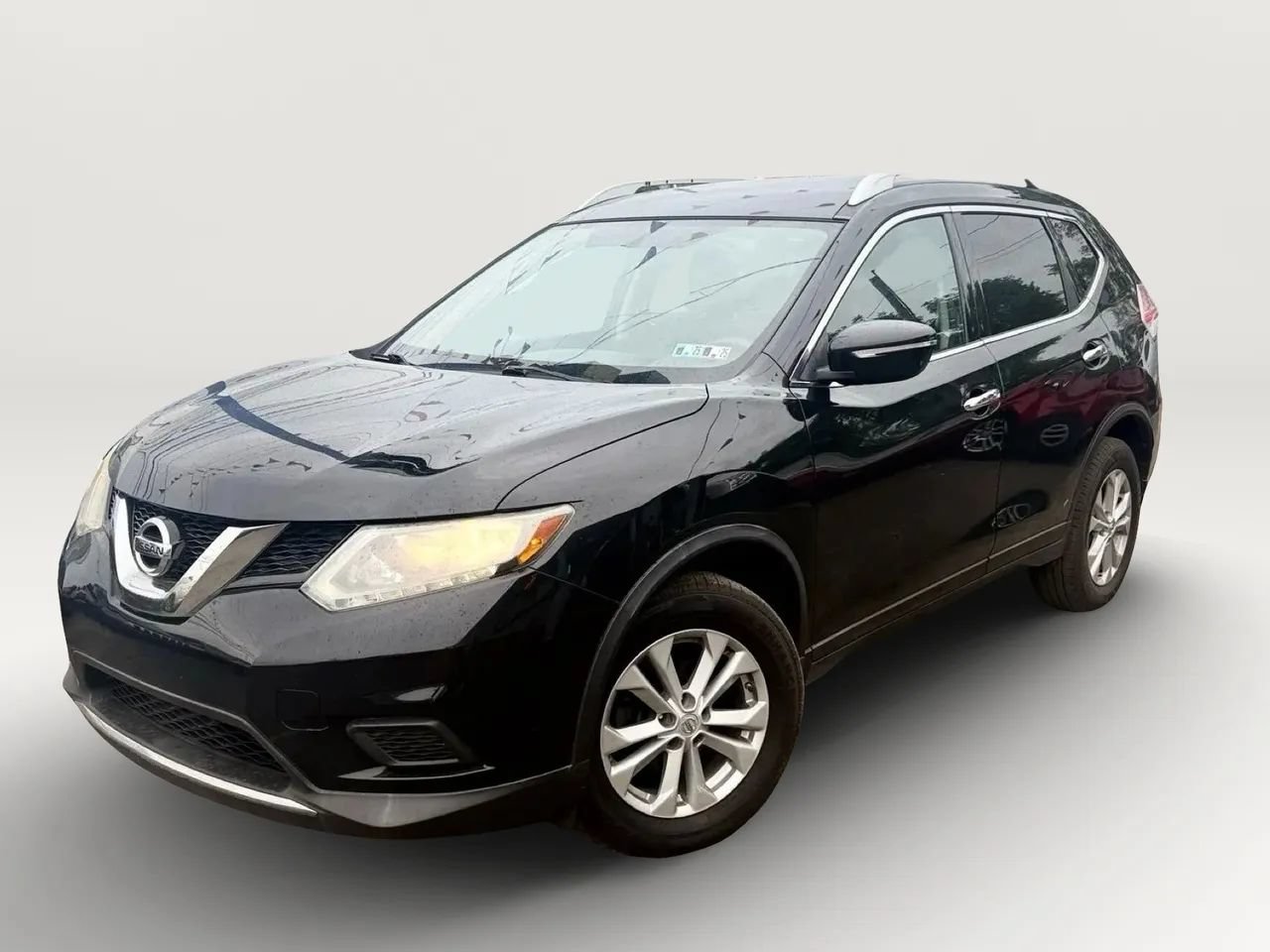 Used 2015 Nissan Rogue SV AWD/4WD image 1
