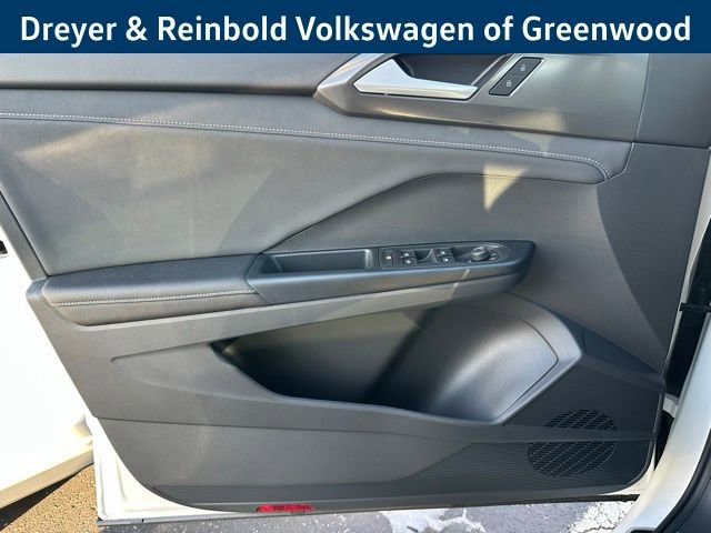 New 2026 Volkswagen Taos SE image 22