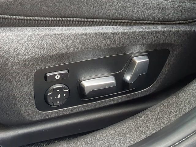 Used 2019 BMW 330i Sedan w/ Convenience Package image 20