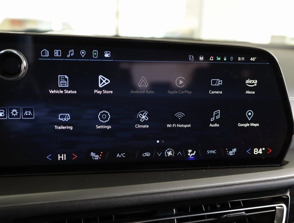 Used 2025 Chevrolet Traverse LT image 14