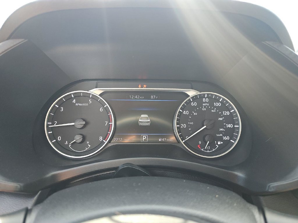 Certified 2025 Nissan Sentra SR w/ SR Premium Package FWD image 12