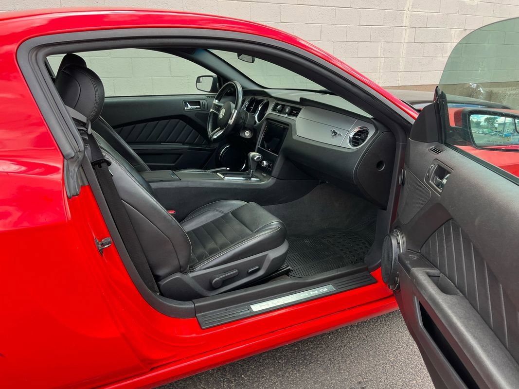 Used 2012 Ford Mustang GT RWD image 9