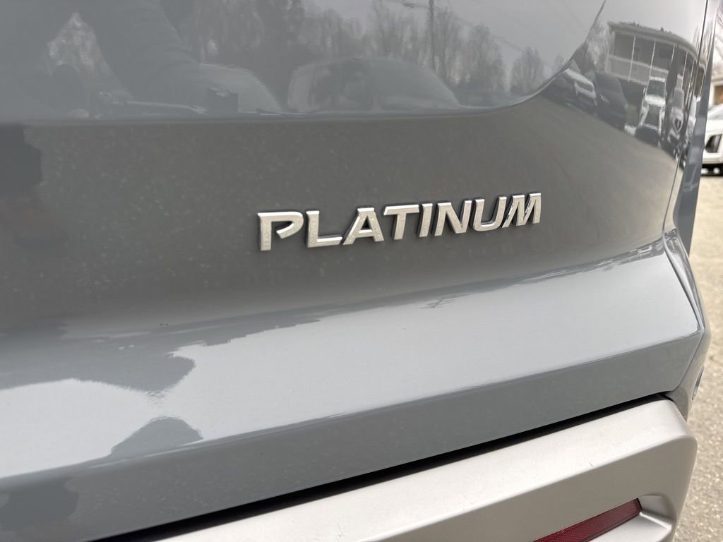 Used 2024 Nissan Pathfinder Platinum image 34