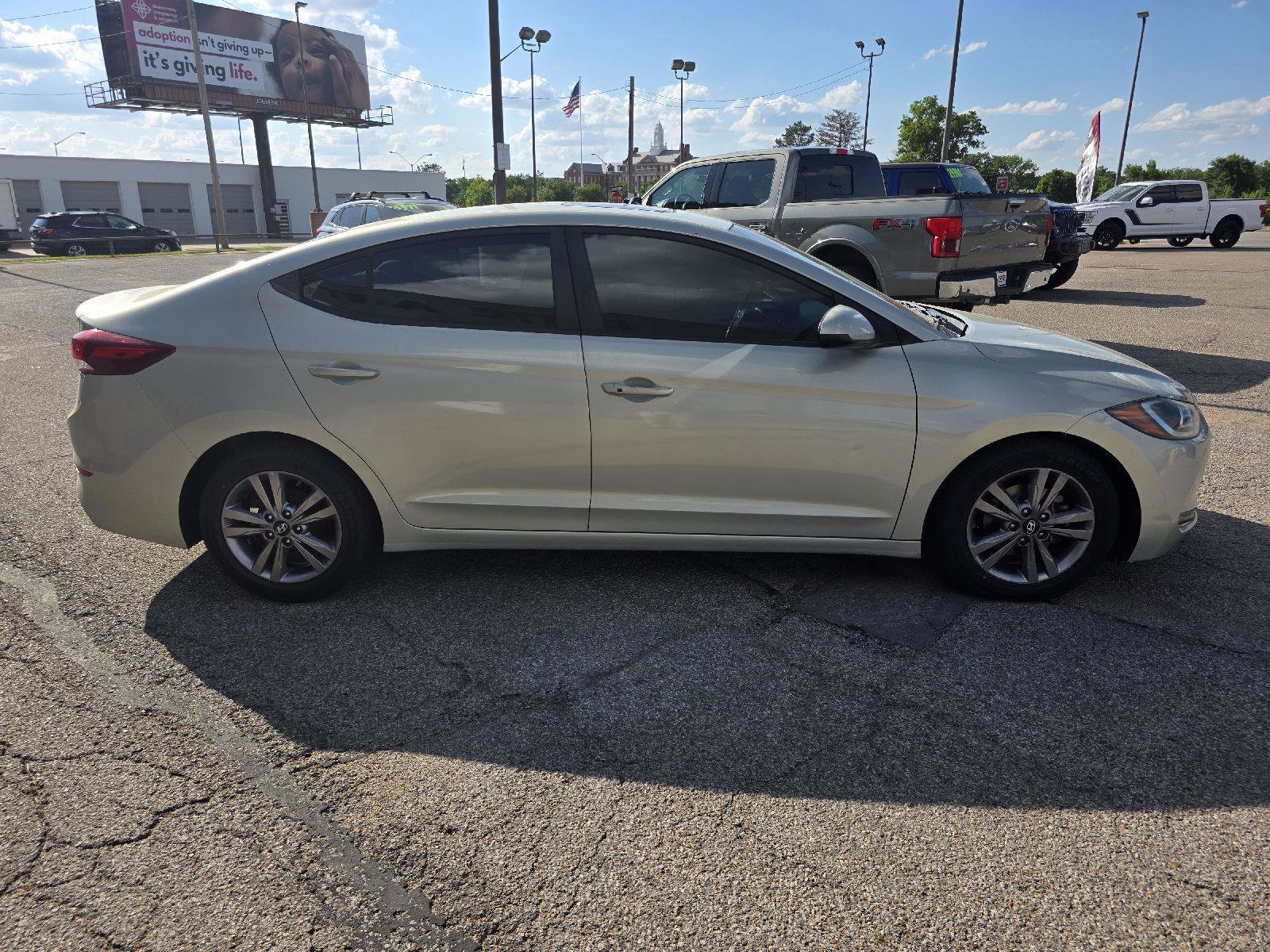Used 2017 Hyundai Elantra Value Edition FWD image 4