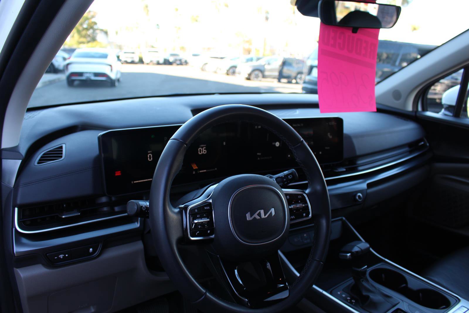 Certified 2025 Kia Carnival image 18