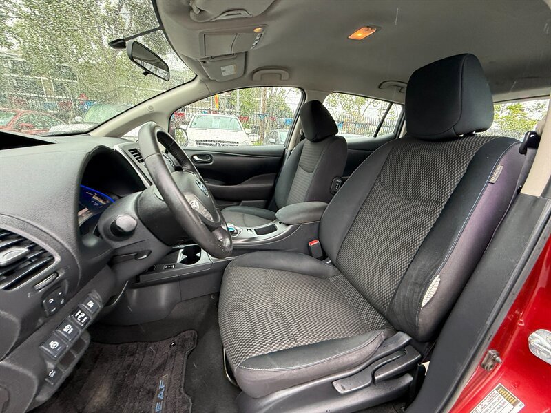 Used 2015 Nissan Leaf S w/ Charge Package FWD image 12