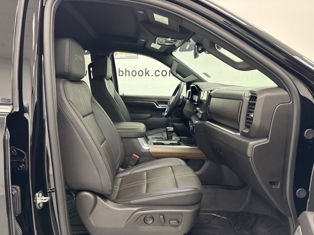 Used 2024 Chevrolet Silverado 1500 High Country image 33
