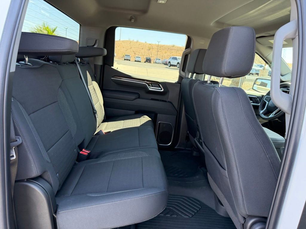 Used 2025 Chevrolet Silverado 1500 LT AWD/4WD image 17