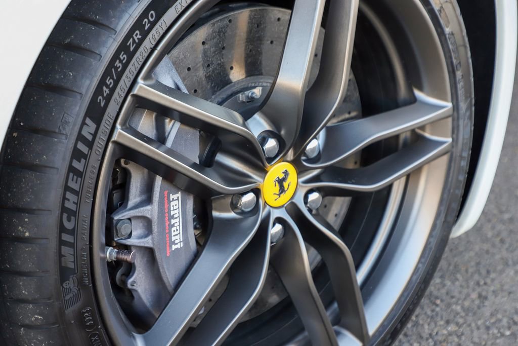 Certified 2016 Ferrari FF image 17