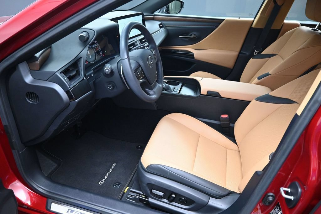 Used 2025 Lexus ES 300h w/ Premium Package FWD image 20