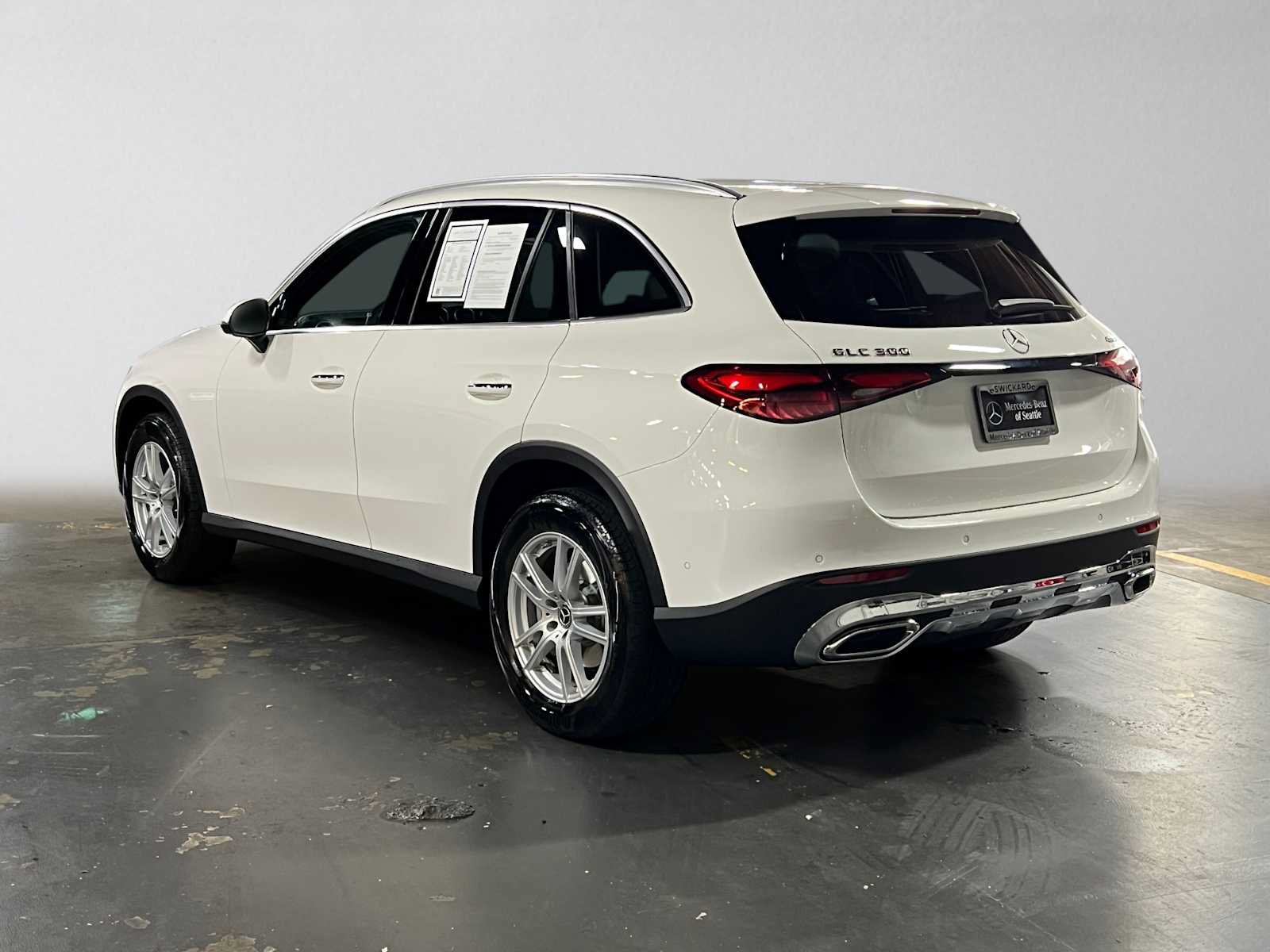 Used 2026 Mercedes-Benz GLC 300 4MATIC image 5