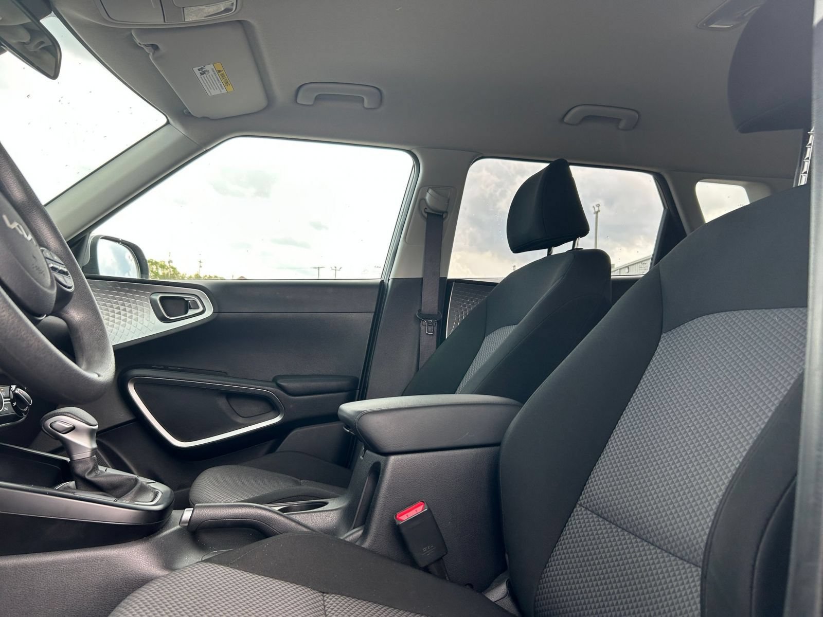 Used 2025 Kia Soul LX w/ LX Technology Package FWD image 22