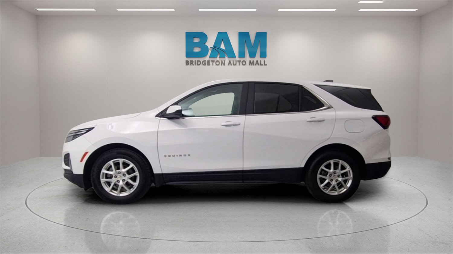 Certified 2022 Chevrolet Equinox LT w/ LPO, Floor Liner Package image 4