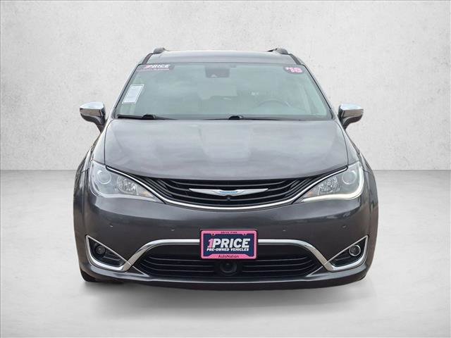 Used 2018 Chrysler Pacifica Limited w/ Advanced Safetytec Group FWD image 2