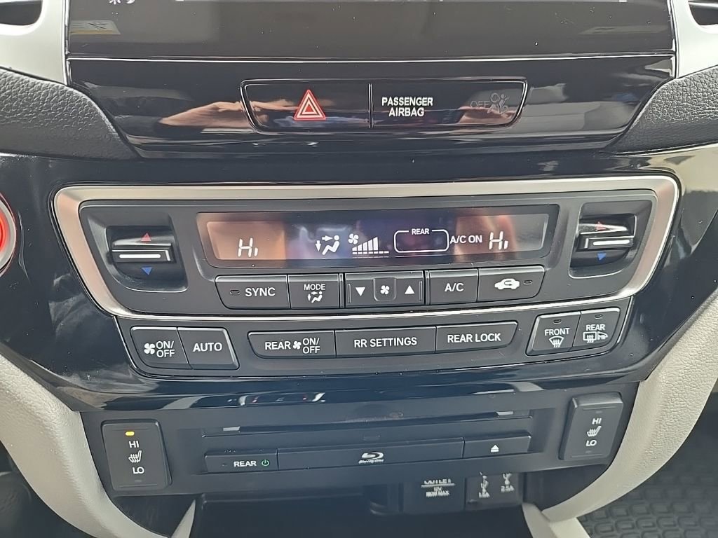 Used 2018 Honda Pilot Touring image 28