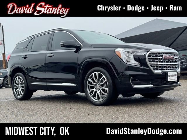 Used 2024 GMC Terrain Denali w/ Denali Premium Package image 1