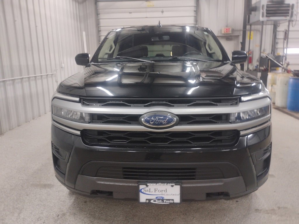 Certified 2023 Ford Expedition XLT image 6