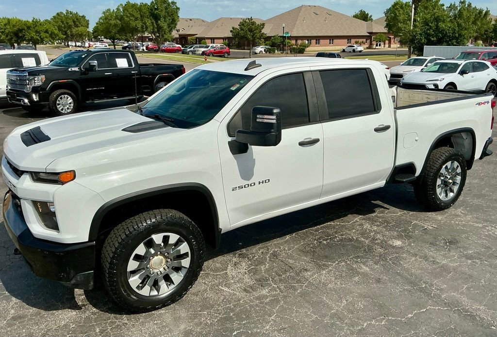 Used 2022 Chevrolet Silverado 2500 Custom w/ Custom Value Package AWD/4WD image 4