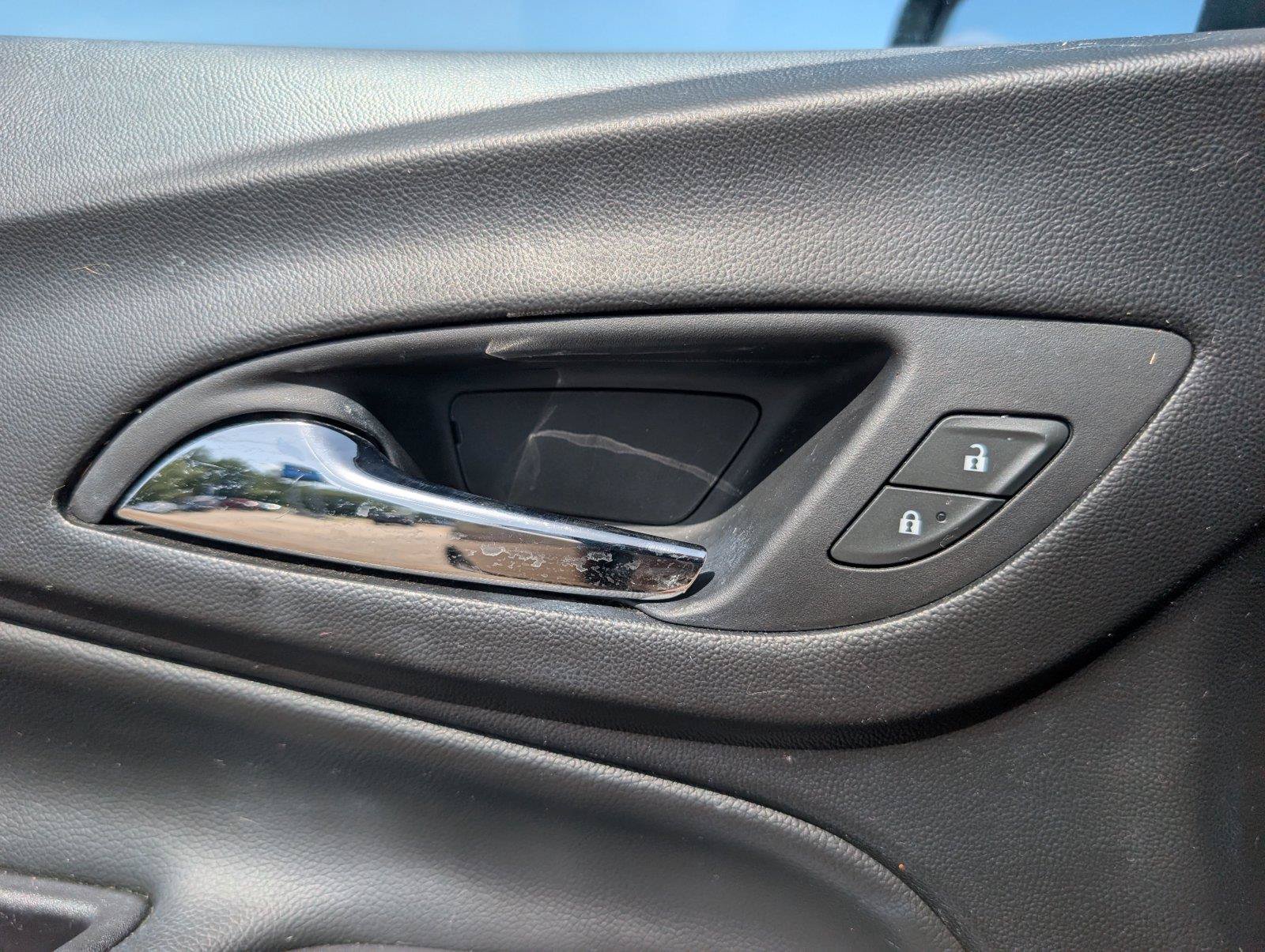 Used 2019 Chevrolet Equinox LT FWD image 28
