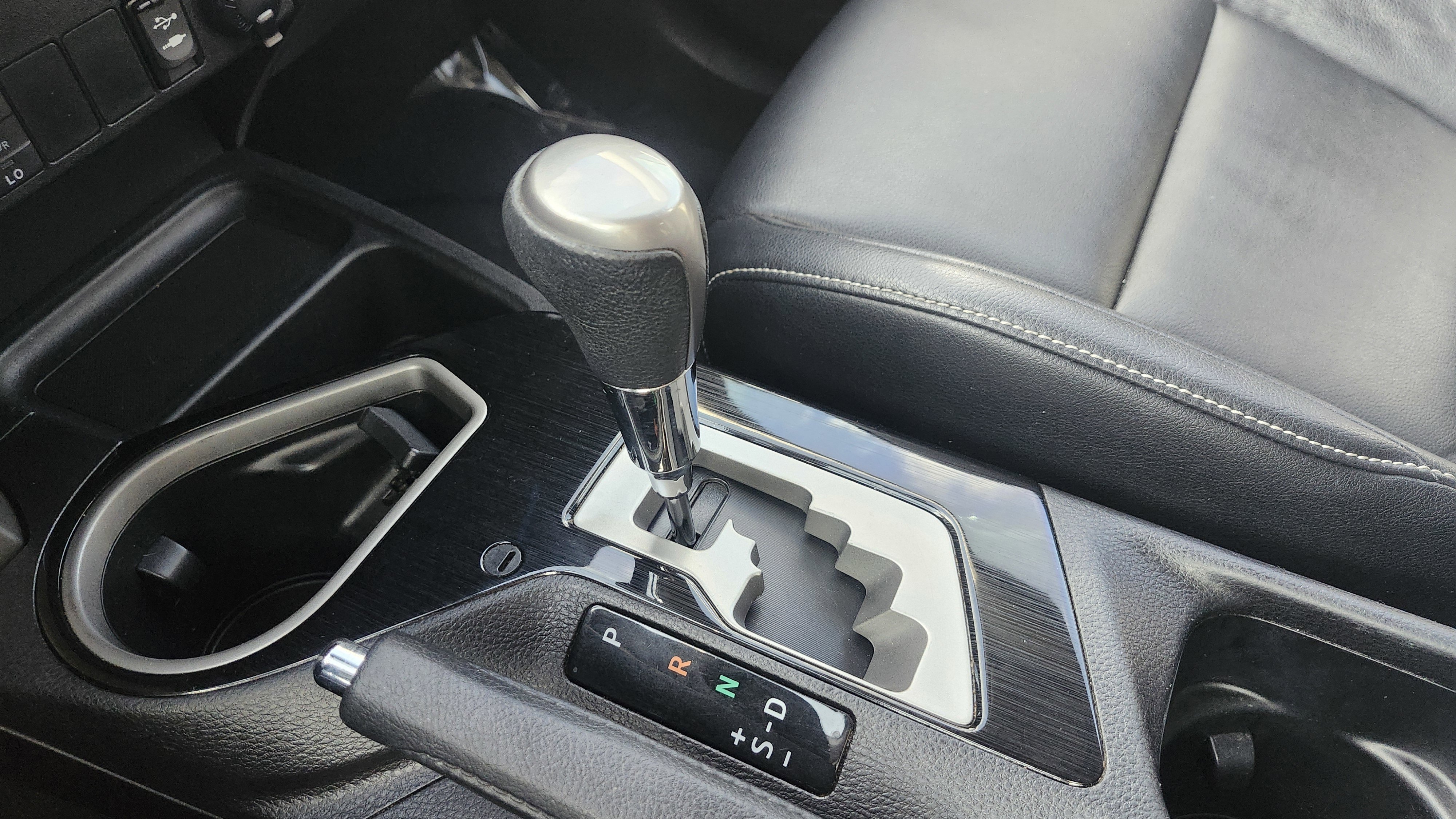 Used 2016 Toyota RAV4 Limited image 33