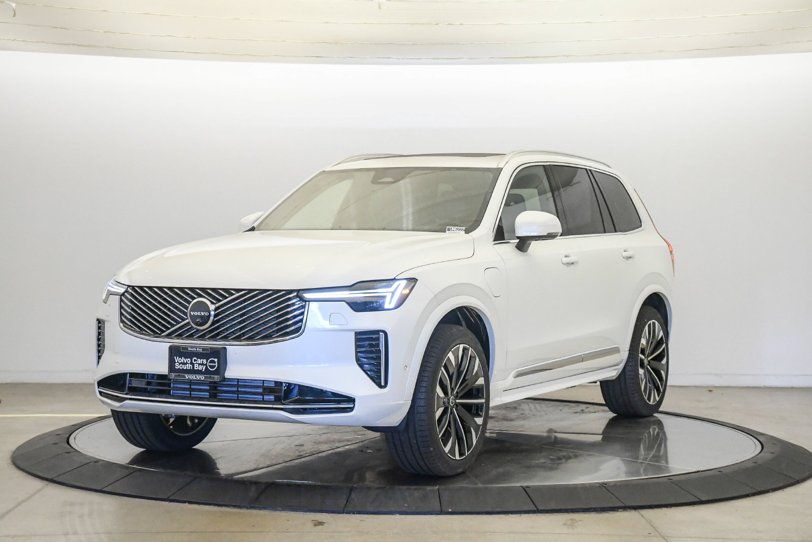 New 2026 Volvo XC90 T8 Plus w/ Protection Package