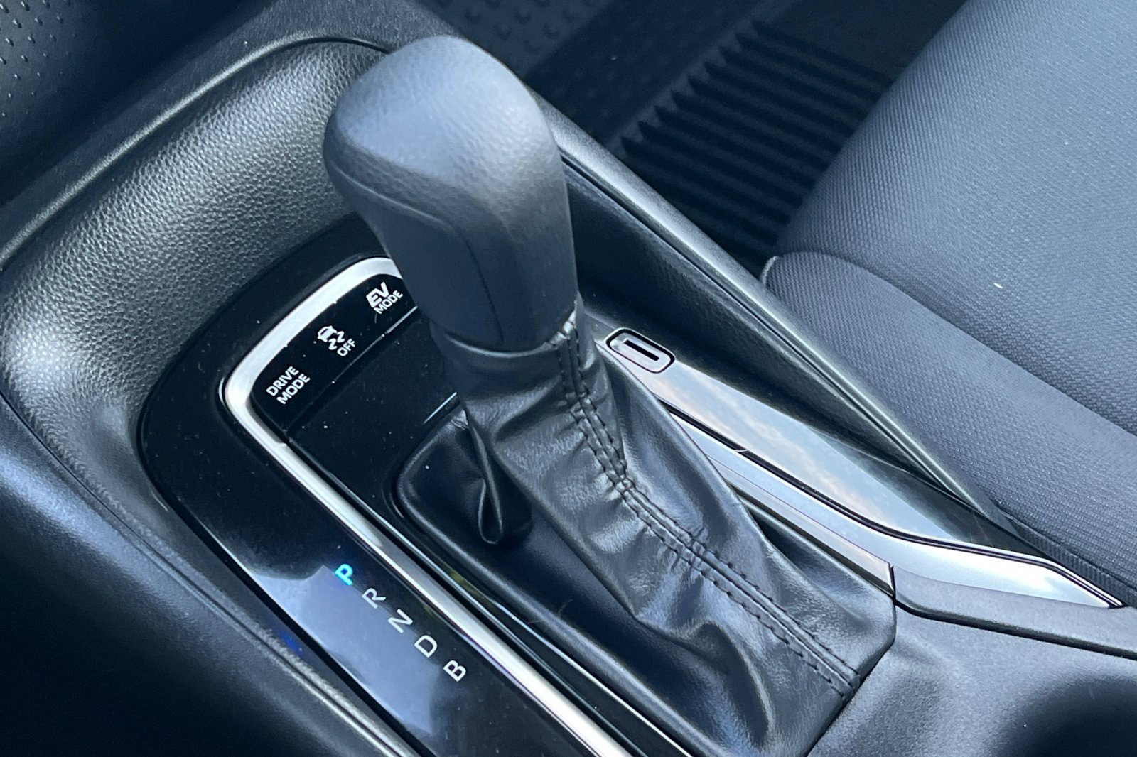 Certified 2025 Toyota Corolla LE image 17