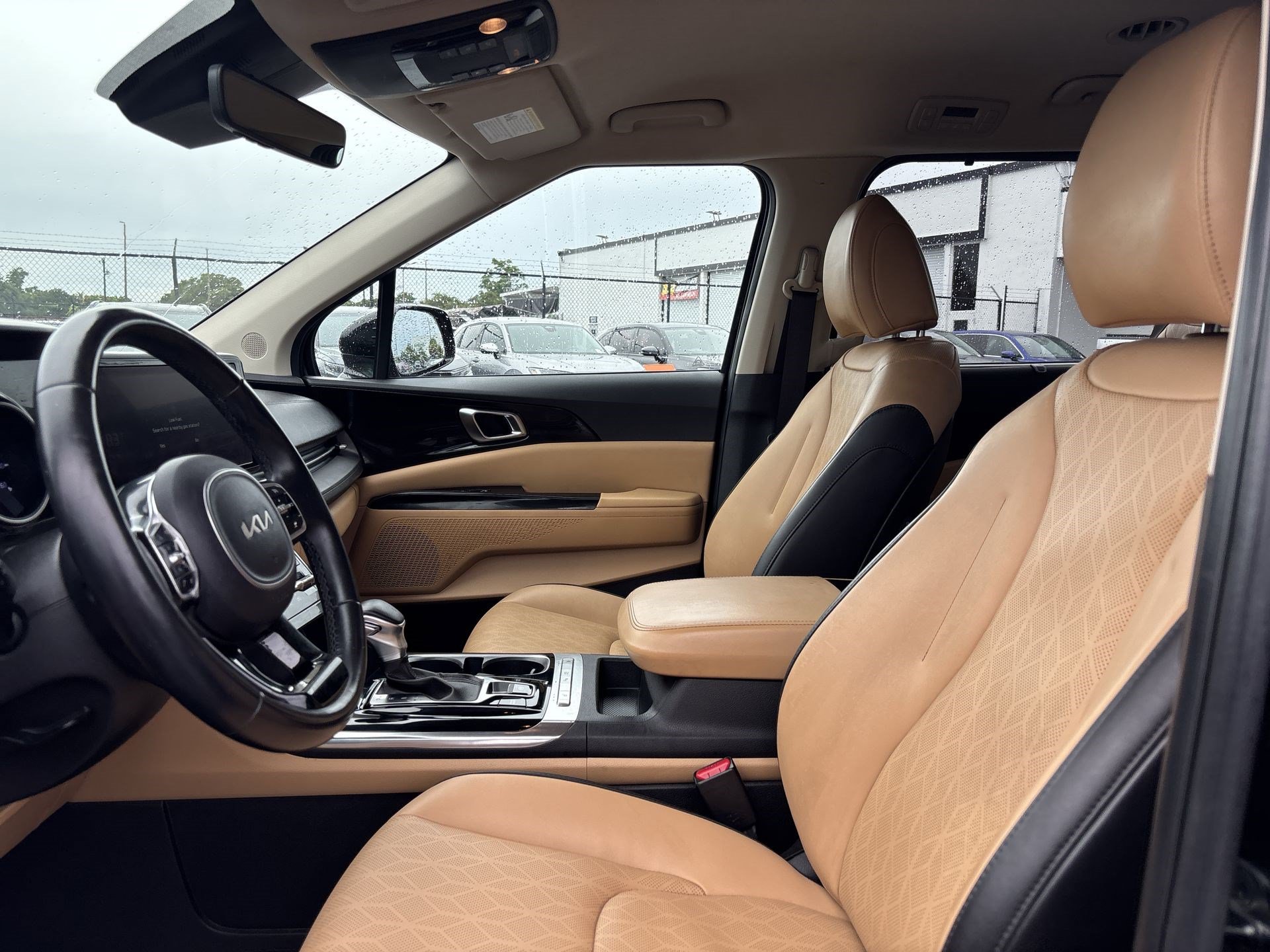 Used 2022 Kia Carnival EX FWD image 13