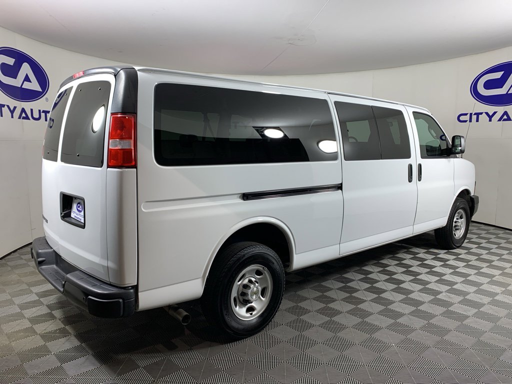 Used 2023 Chevrolet Express 3500 LS image 3