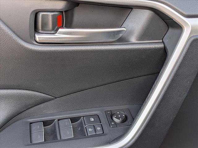 Used 2025 Toyota RAV4 XLE AWD/4WD image 4