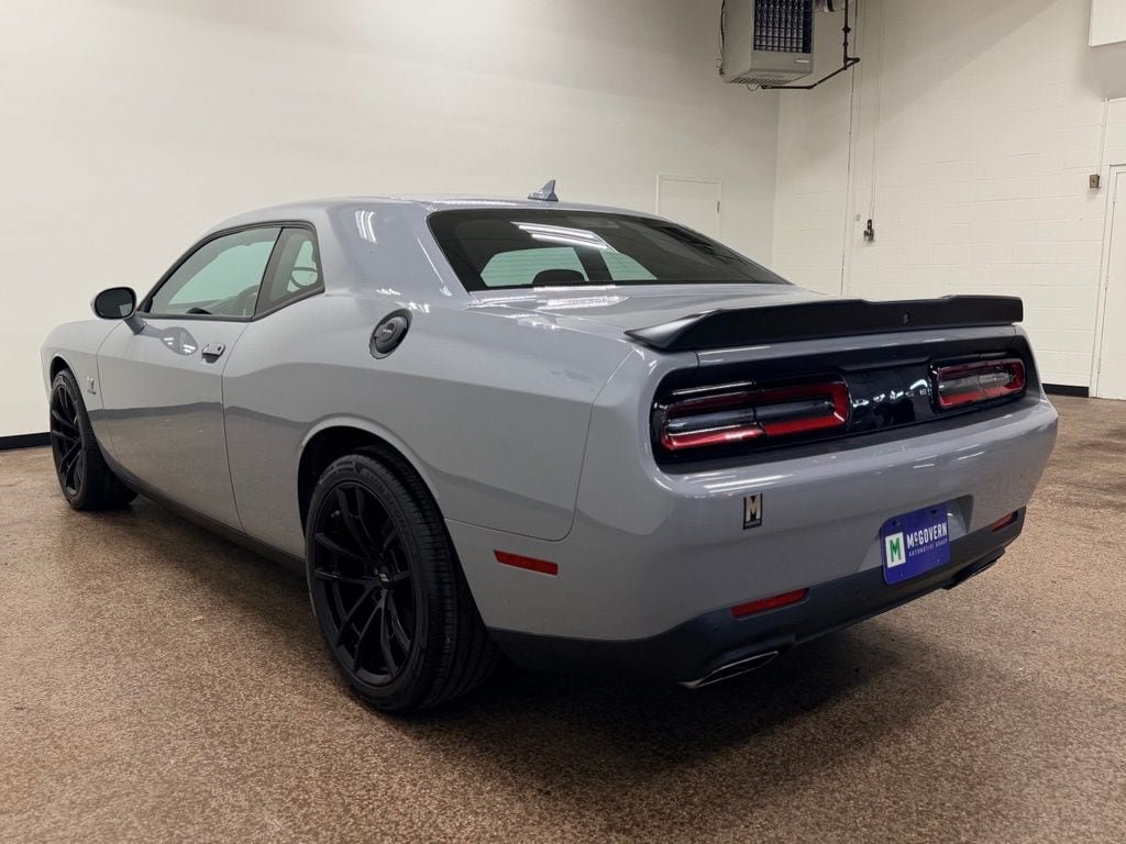 Used 2022 Dodge Challenger R/T Scat Pack RWD image 3