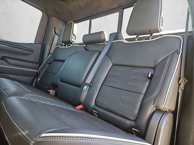 Used 2025 GMC Sierra 1500 AT4X image 18