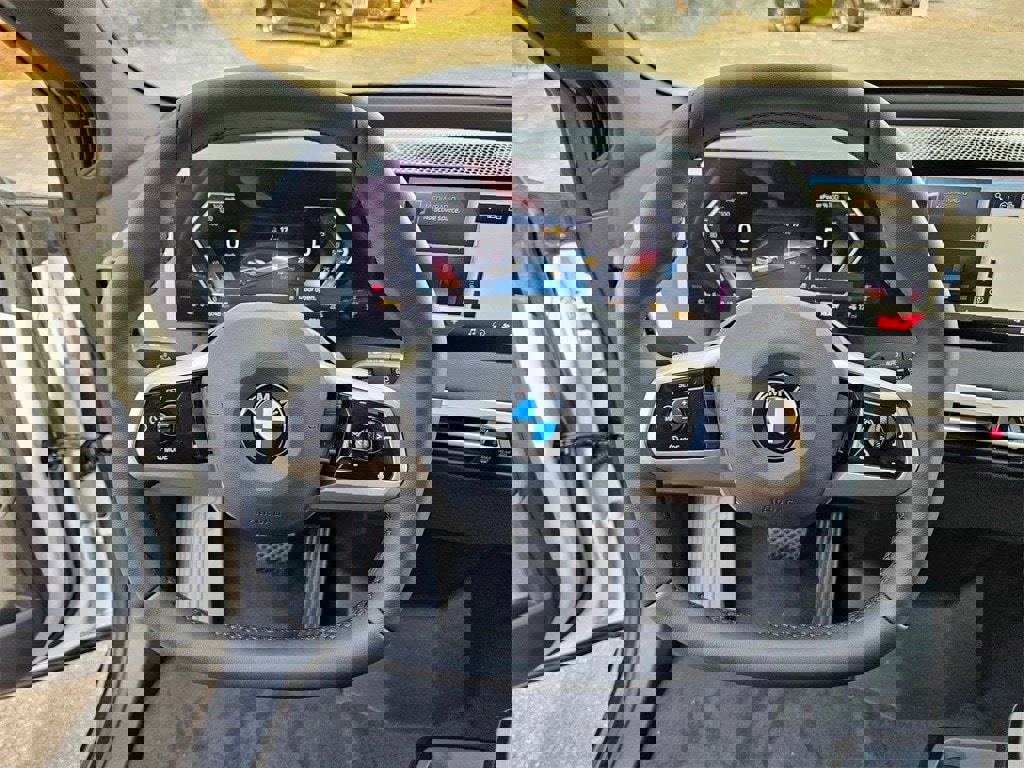 New 2026 BMW iX xDrive60 image 10